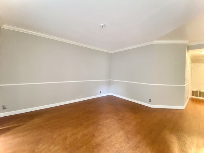 Foto del edificio - Adorable 2-Bedroom Condo in Newark!