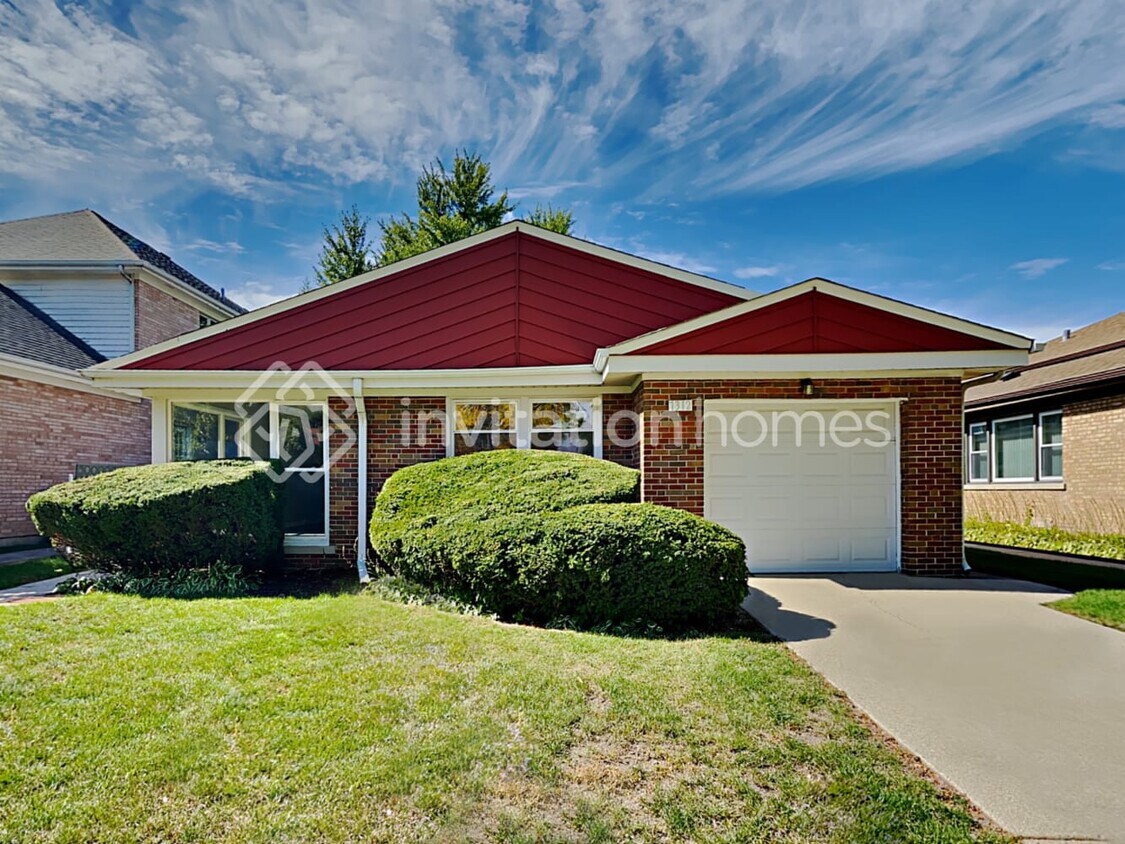 7312 N Karlov Ave House Rental in Lincolnwood, IL