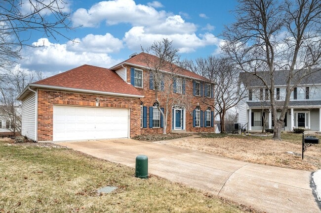Building Photo - Spacious Parkway South Home with Walk-Out Basement & Large Backyard