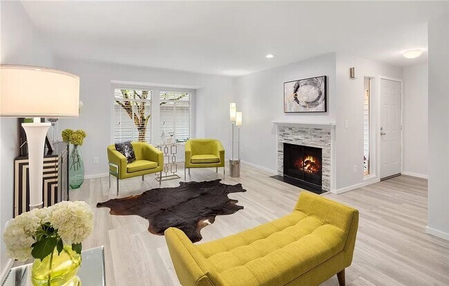 Foto del edificio - Stunning 3BR Townhome in Bellevue - Top Sc...