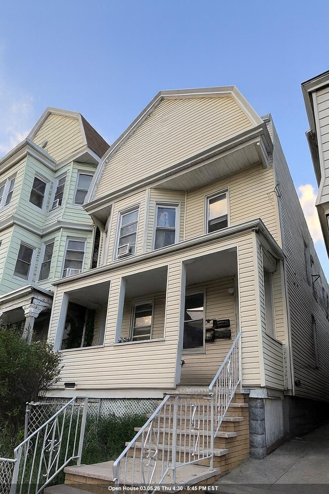 Building Photo - 95 W 17th St