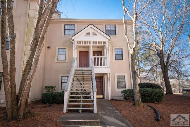 Building Photo - 290 Appleby Dr