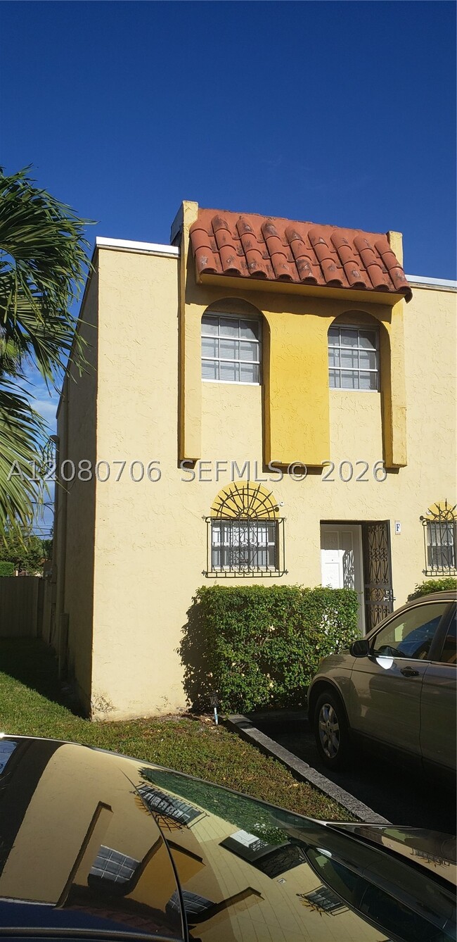 Building Photo - 11 Olive Dr