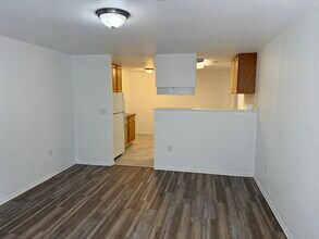 Building Photo - 616 S Harrison St