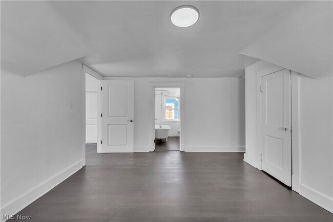 Building Photo - 414 E 148th St