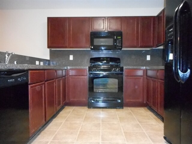 Foto del edificio - 15911 Sheldon Ridge Way