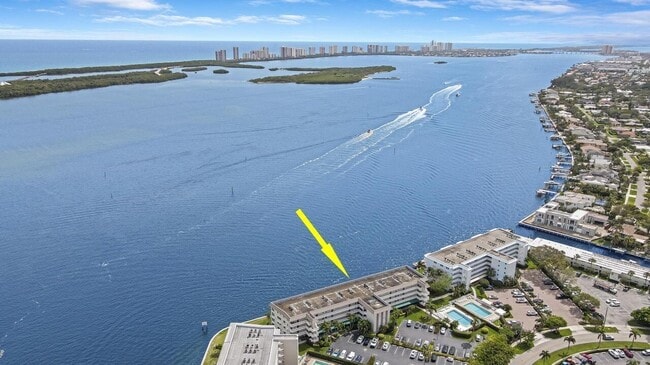 Building Photo - 52 Yacht Club Dr