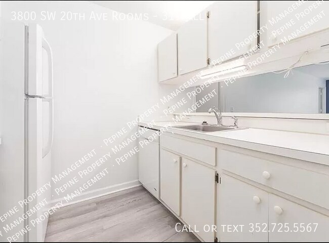 Building Photo - 3800 SW 20th Ave