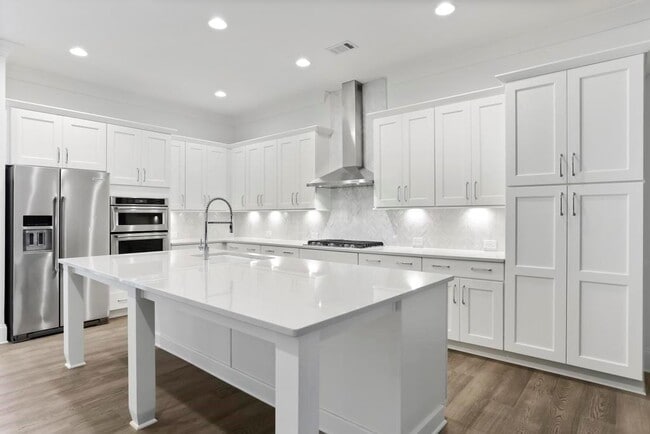 Building Photo - 226 Devin Pl N E