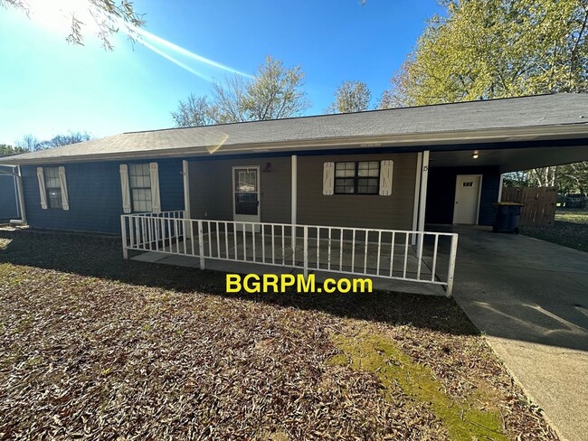 Building Photo - 3 BD, 2 BA, Home in Cabot