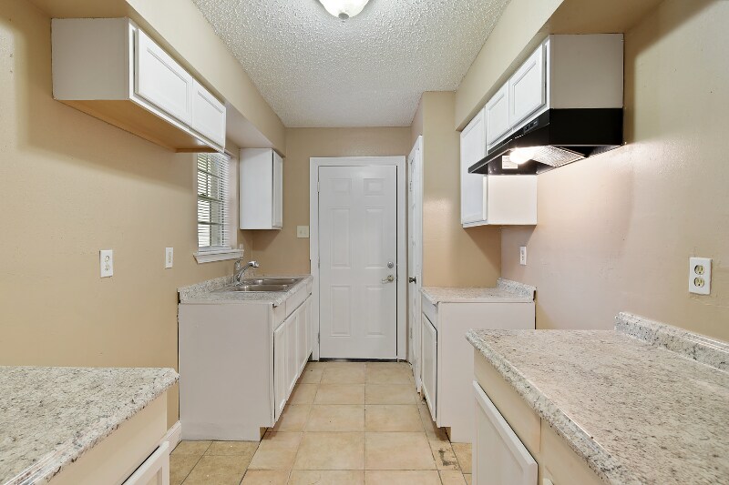 Foto del edificio - 7226 Warfield St
