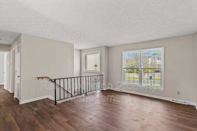 Foto del edificio - 3395 Montavesta Rd