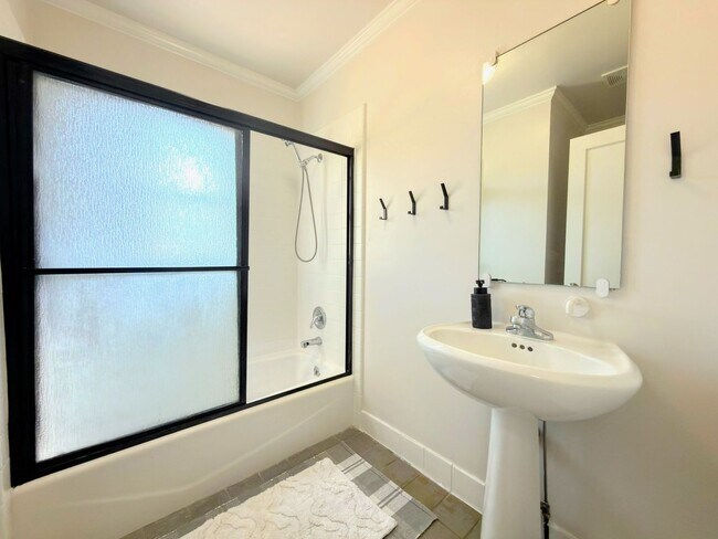 Foto del edificio - Newly Updated 2-Bedroom Home
