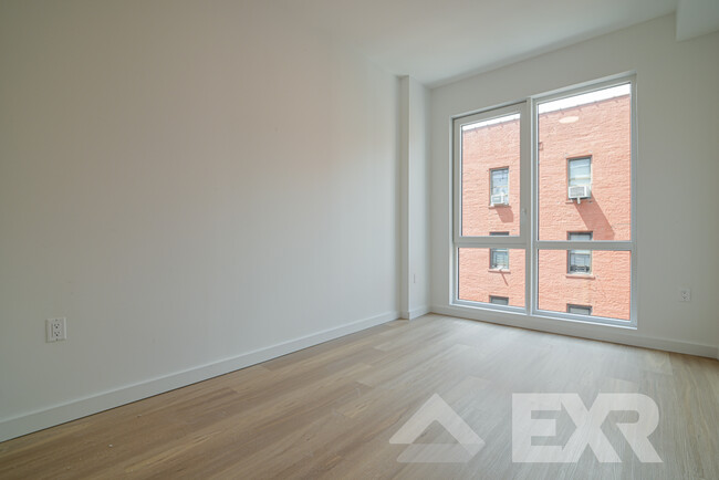 Building Photo - 100 Lenox Rd