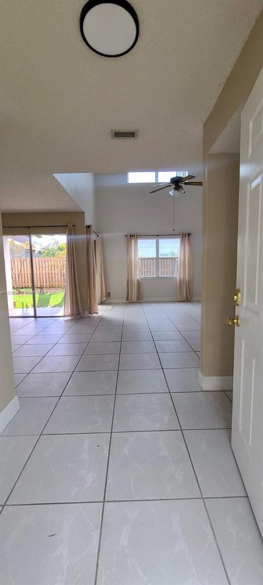 Building Photo - 251 E Riverbend Dr