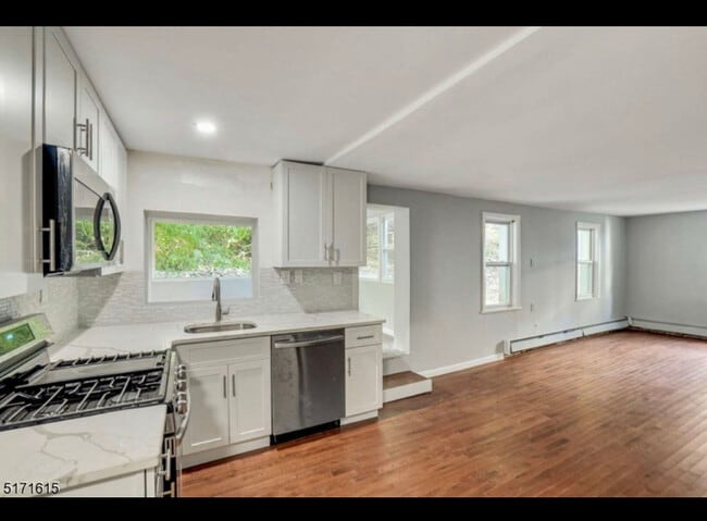 Photo - 34 Oak St House