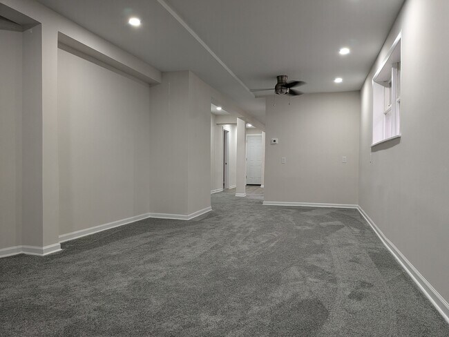 Building Photo - 5701 S Archer Ave