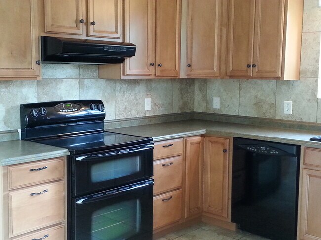 Building Photo - 303 W Ashe St