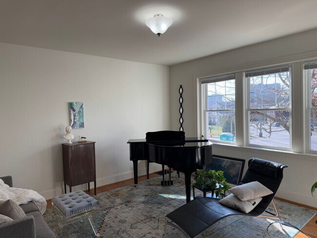 Foto del edificio - 3580 Burch Ave