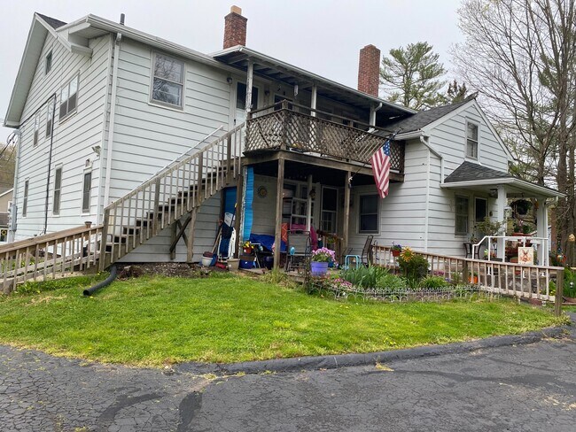 Photo - 350 Peck Ln Apartments