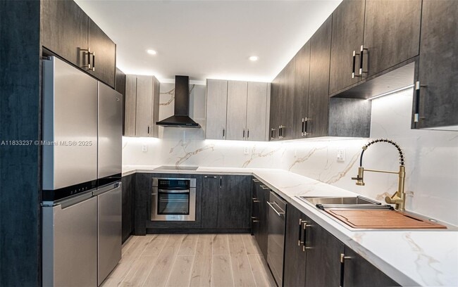 Building Photo - 18081 Biscayne Blvd