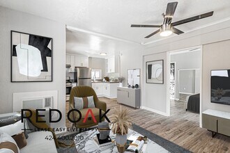 Building Photo - 810 W 42nd Pl