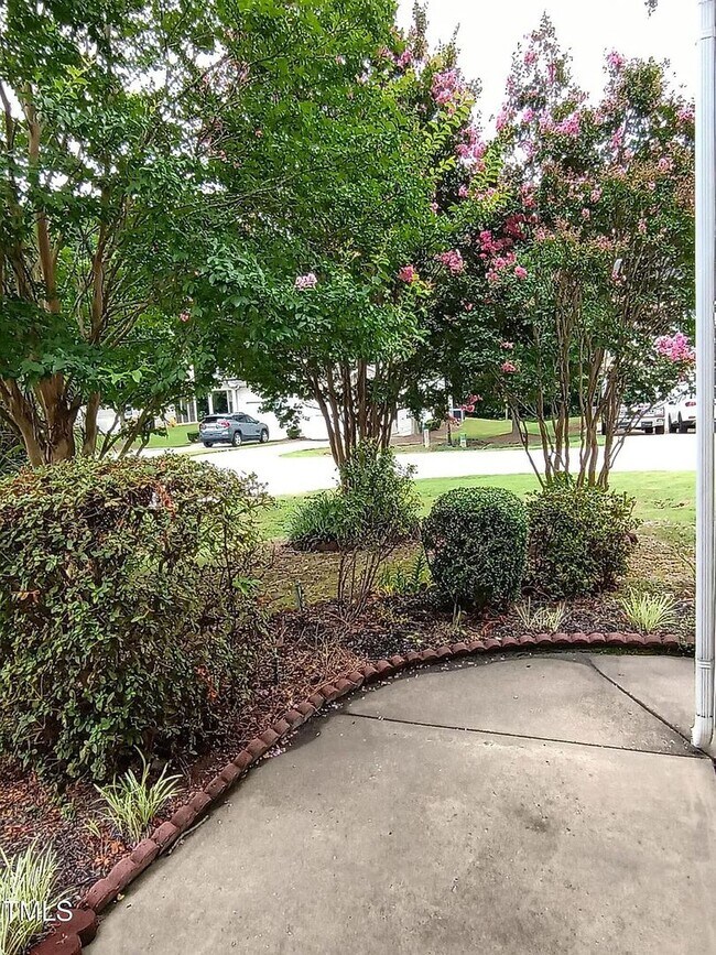 Foto del edificio - Sought After Riverwood Townhome!