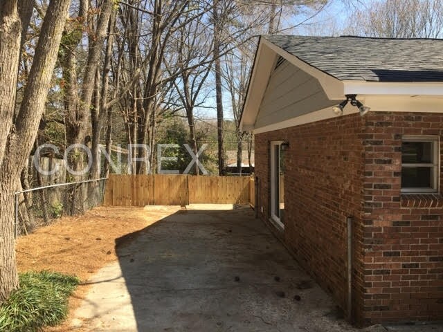 Building Photo - 5818 Wescott Rd