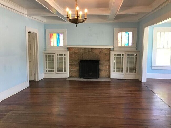 Building Photo - 2/2 Near Canal - NSB Available Now!