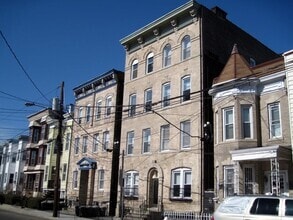 Building Photo - 275 Webster Ave