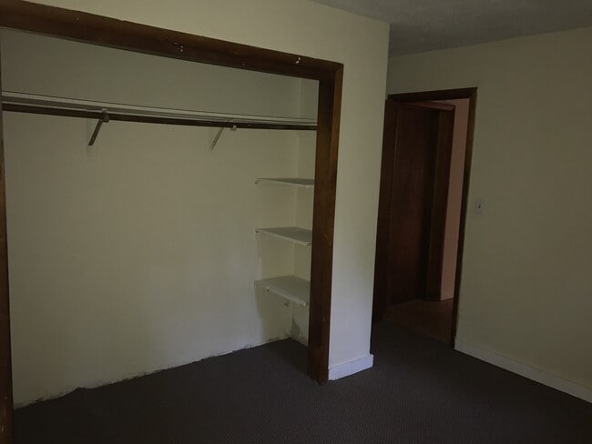 Building Photo - One bedroom Maplewood off Stillwater