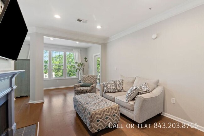 Foto del edificio - 1731 Chatelain Way