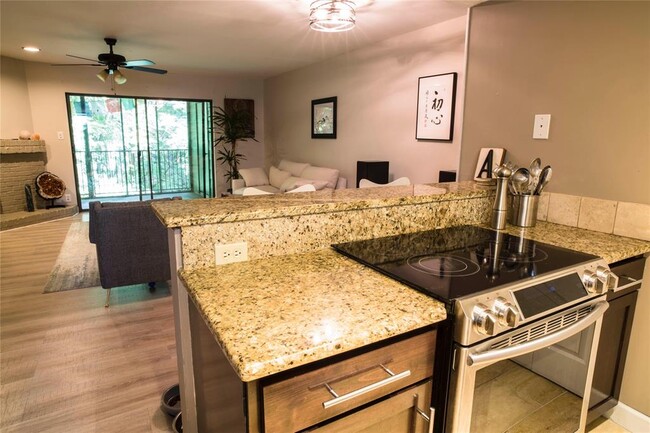 Foto del edificio - 1135 Barton Hills Dr