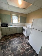 Building Photo - 1316 Center St