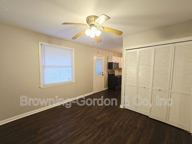 Foto del edificio - 3947 Creekside Dr