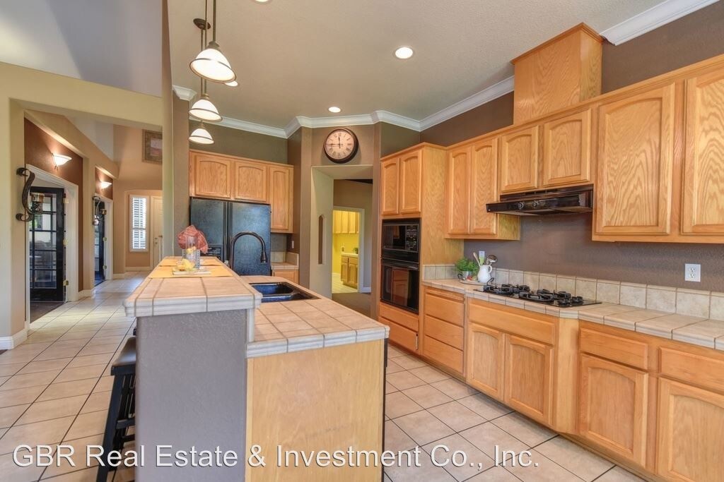 Primary Photo - 5 br, 4 bath House - 585 Borges Court