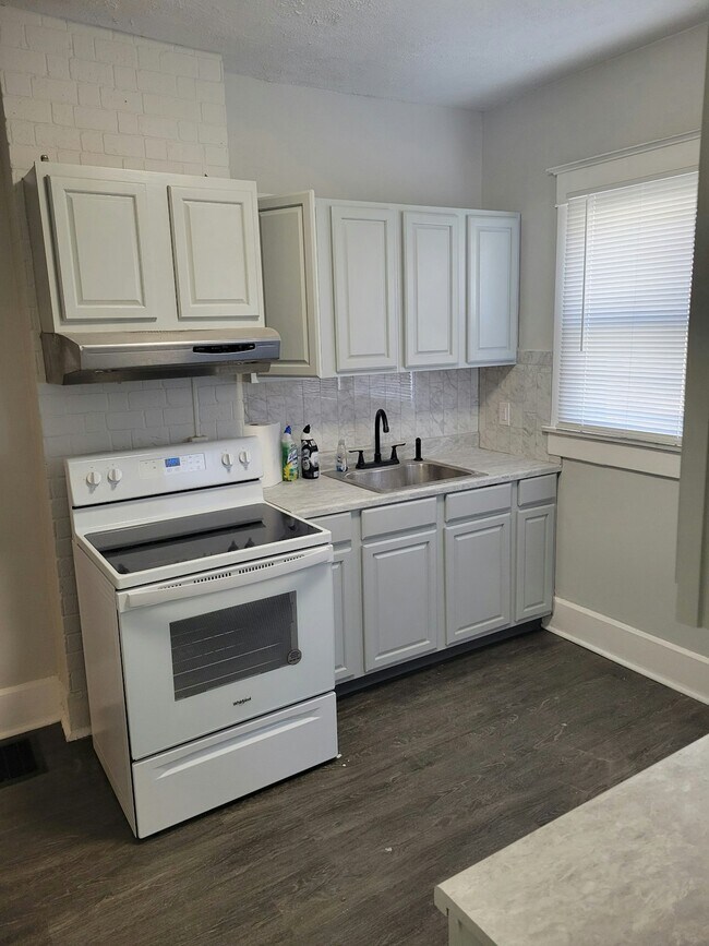 Building Photo - 3029 Boulevard Pl