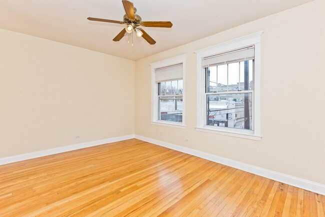 Foto del edificio - 2949 N Broadway
