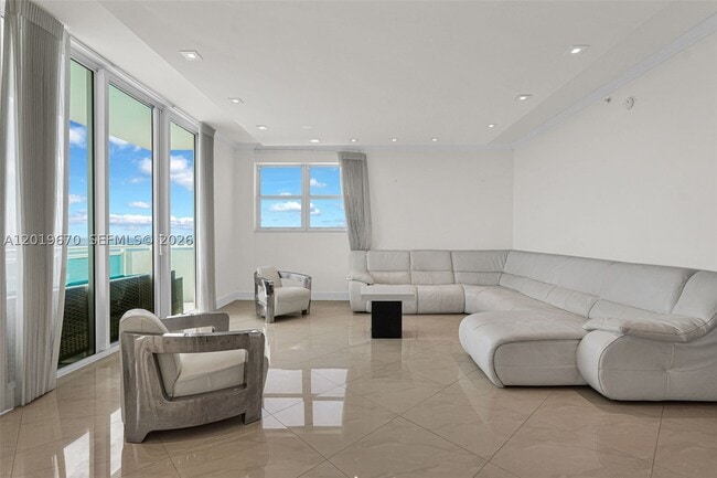 Foto del edificio - 3001 S Ocean Dr