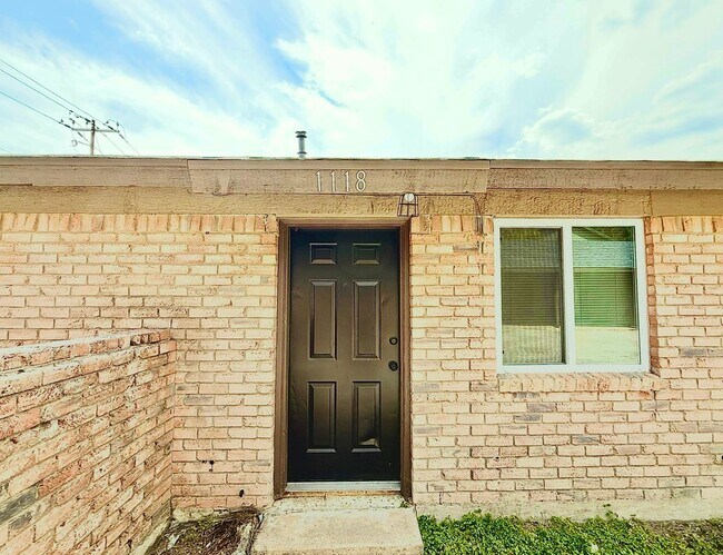 Foto del edificio - 1118/1120 Hazelton