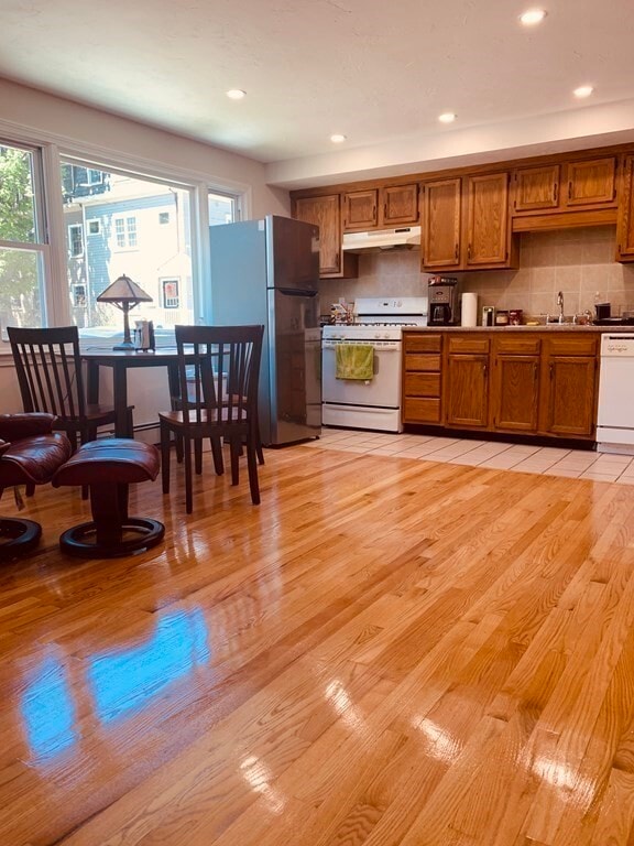 Building Photo - 179 Sydney St