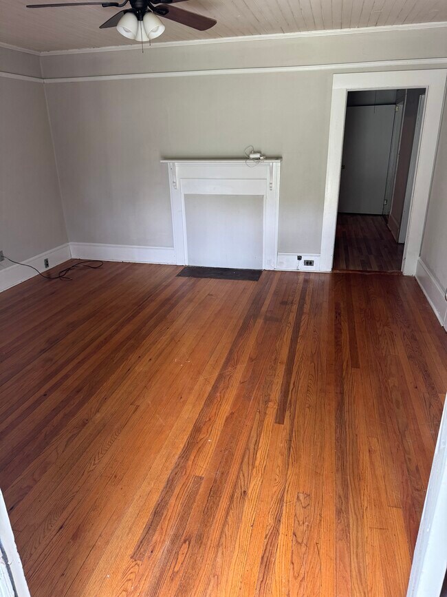 Foto del edificio - 3845 Grand Ave