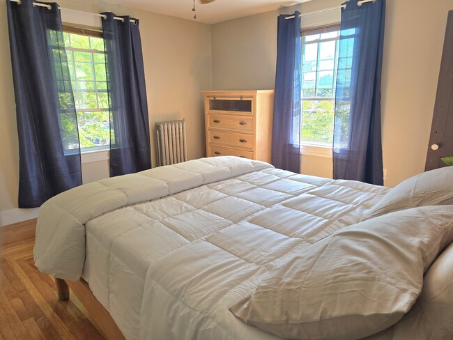 Photo - 147 Spring St House