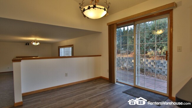 Building Photo - 4120 Eau Claire Trail NE