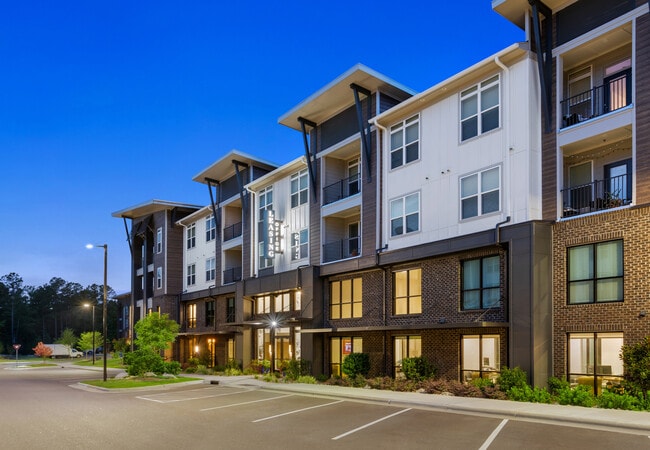 Building Photo - Brea Wendell Falls