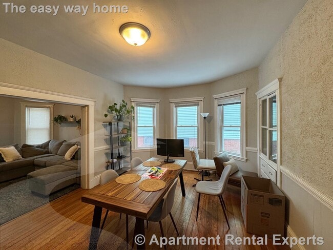 Building Photo - 22 Spencer Ave