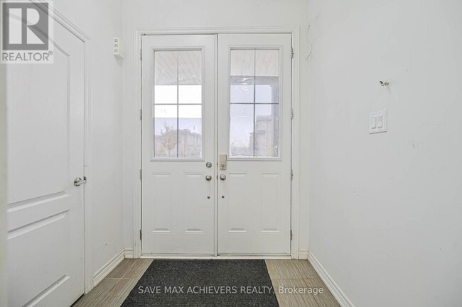 Building Photo - 4 Hashmi Pl