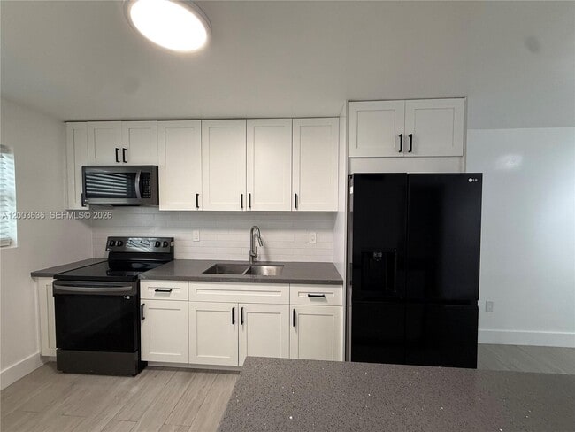 Foto del edificio - 200 Galen Dr