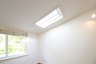 Building Photo - 7546 Maple Tree Dr