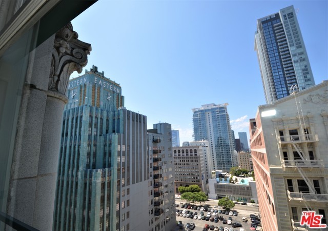 Building Photo - 846 S Broadway